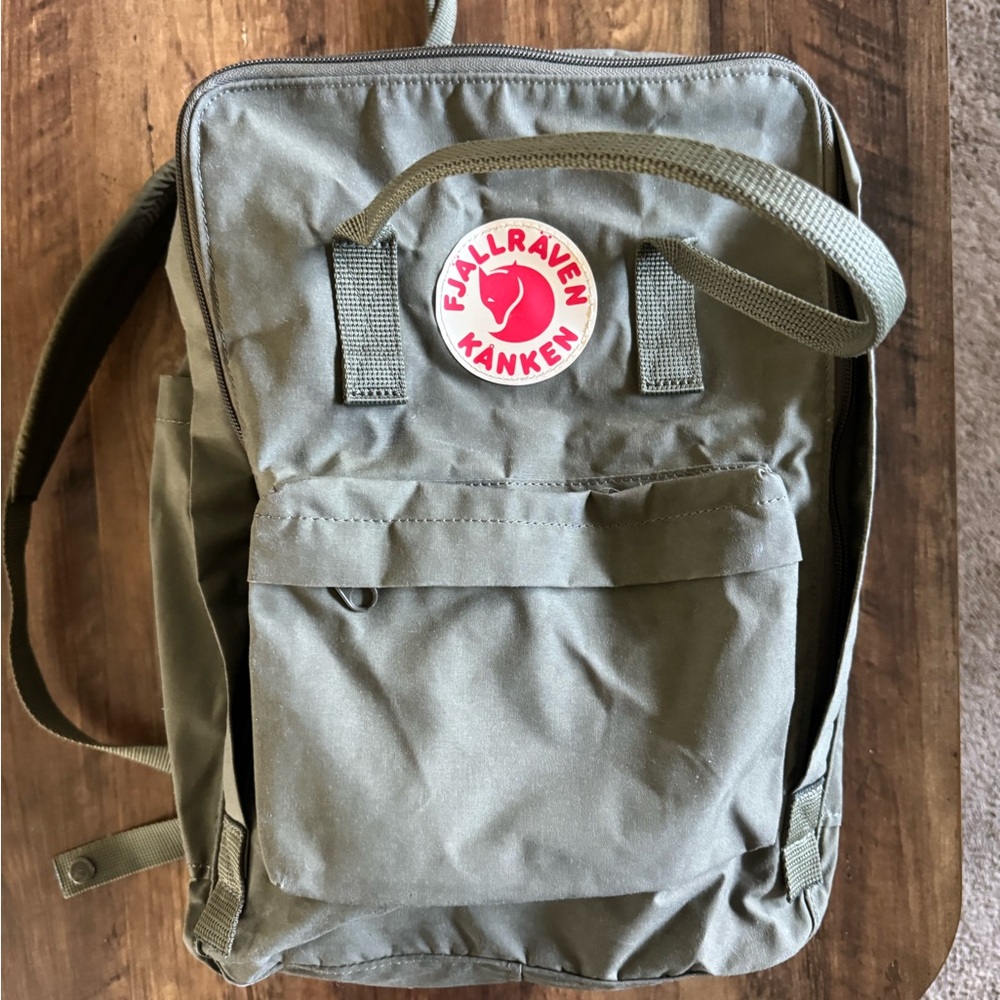 Fjallraven Kånken Backpack in Olive